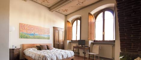 Chambre Luxe, vue ville | 1 chambre, draps italiens Frette, literie de qualité supérieure