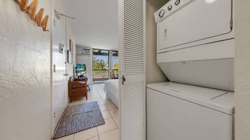 Condo, 1 Bedroom | Interior