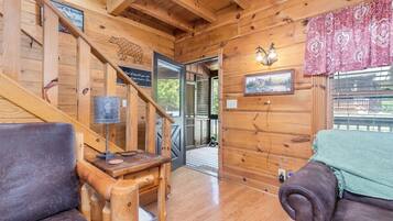 Cabin, 3 Bedrooms | Interior