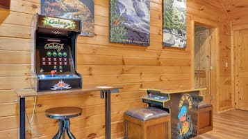 Cabin, 3 Bedrooms | Games room