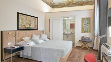 Quarto executivo | Individualmente decorados, individualmente mobiliados, Wi-Fi de cortesia
