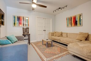 Apartment (2 Bedrooms) | Front of property