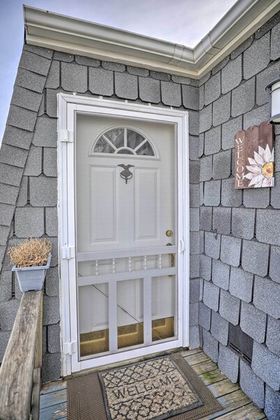 Quaint Akron Studio - Near Parks & Hunting!
