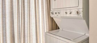 Quaint Akron Studio - Near Parks & Hunting!