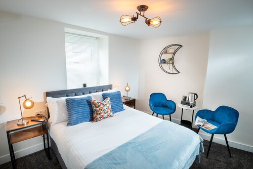 Modern Double Room - En-Suite
