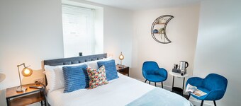 Modern Double Room - En-Suite