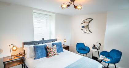 Modern Double Room - En-Suite