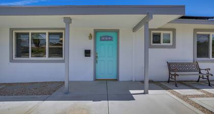 Pet-friendly Palm Desert Gem w/ Golf Course View