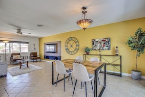 Interior - Pet-friendly Palm Desert Gem w/ Golf Course View (Palm Desert)
