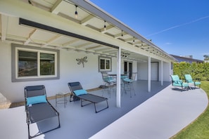 Interior - Pet-friendly Palm Desert Gem w/ Golf Course View (Palm Desert)