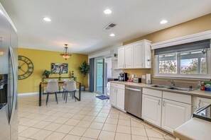 Interior - Pet-friendly Palm Desert Gem w/ Golf Course View (Palm Desert)