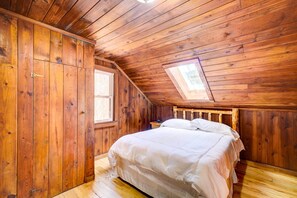 House (4 Bedrooms) | Interior - Gatlinburg Cabin: Hot Tub & River Views (Gatlinburg)