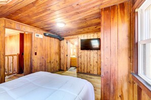 House (4 Bedrooms) | Interior - Gatlinburg Cabin: Hot Tub & River Views (Gatlinburg)