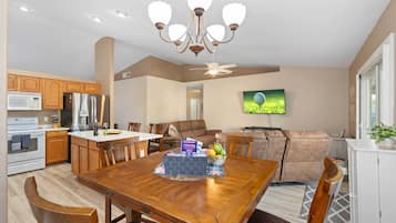 House (4 Bedrooms) | Interior