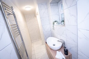 Bathroom - Luxury Double - Waterfall Shower (Whitehaven)
