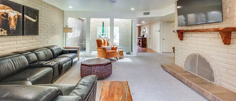 Apartment (2 Bedrooms) | Front of property