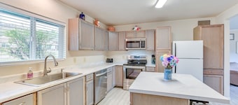 Pet-friendly Camp Verde Home w/ Gas Grill!