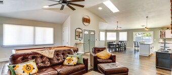 Quiet Redding Getaway ~ 7 Mi to Downtown!