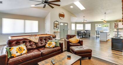 Quiet Redding Getaway ~ 7 Mi to Downtown!