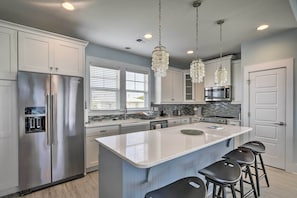 Apartment (4 Bedrooms) | Interior - Luxury Townhouse w/ Ocean Views - Walk to Ocean! (Kure Beach)