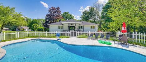 House (4 Bedrooms) | Front of property