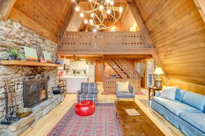 Interior - Mars Hill Home w/ Game Room ~ 2 Mi to Skiing! (Mars Hill)