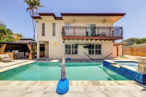 House (5 Bedrooms) | Interior