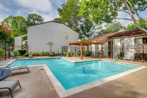 Apartment (1 Bedroom) | Interior - Chic Montgomery Condo w/ Balcony + Pool Access! (Montgomery)