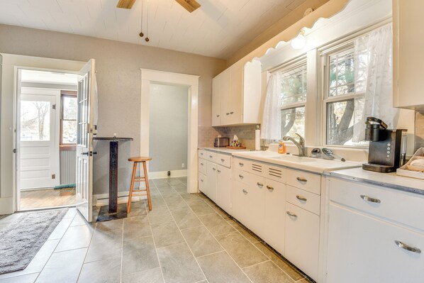 House (2 Bedrooms) | Interior