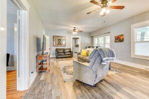 House (2 Bedrooms) | Interior