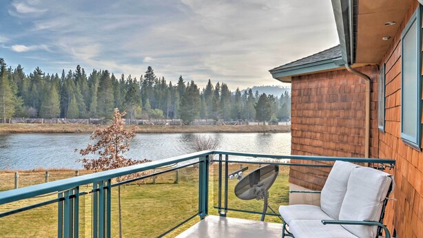 Property grounds - Spacious Lake Tahoe Waterfront Retreat w/ Hot Tub! (South Lake Tahoe)