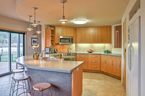 Interior - Waterfront Lake Tahoe Gem w/ Hot Tub & Mtn Views! (South Lake Tahoe)