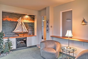 Interior - Waterfront Lake Tahoe Gem w/ Hot Tub & Mtn Views! (South Lake Tahoe)