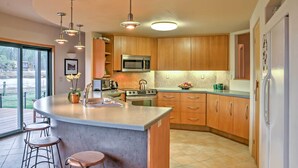 Microwave, oven, stovetop, dishwasher - Spacious Lake Tahoe Waterfront Retreat w/ Hot Tub! (South Lake Tahoe)