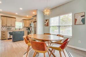 House (3 Bedrooms) | Interior - Sleek + Spacious Home ~ 6 Mi to Downtown Atlanta! (Atlanta)