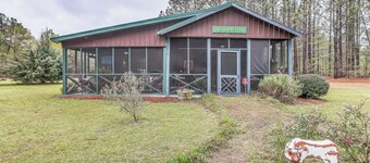 Tranquil Fairmont Studio w/ Patios - Pets Welcome!