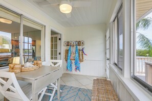 Apartment (2 Bedrooms) | Interior - Siesta Keys Home w/ Deck Half Mile to Turtle Beach (Siesta Key)