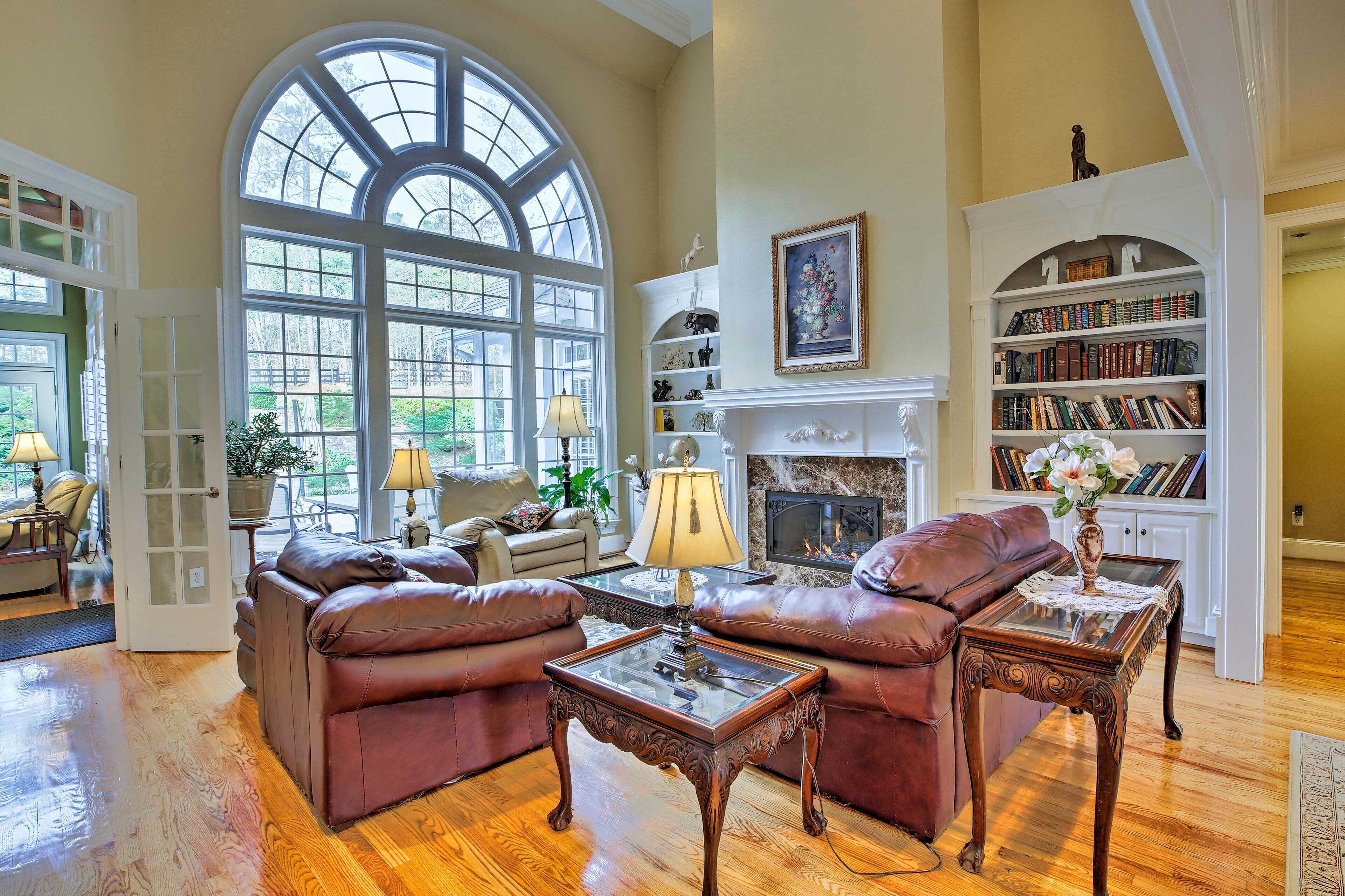 House (6 Bedrooms) | Interior