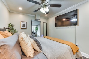 Interior - Baton Rouge Home w/ Private Patio: 2 Mi to Lsu! (Baton Rouge)