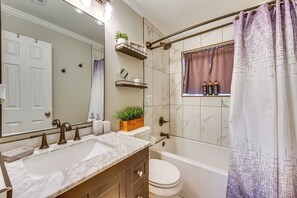 House (2 Bedrooms) | Interior - Baton Rouge Home w/ Private Patio: 2 Mi to Lsu! (Baton Rouge)