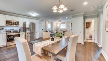 House (2 Bedrooms) | Interior