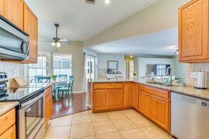 House (4 Bedrooms) | Interior