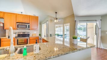 House (4 Bedrooms) | Interior