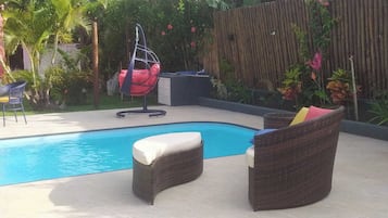 Piscina externa sazonal