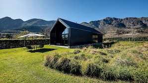 Design Double Room, Patio, Mountain View