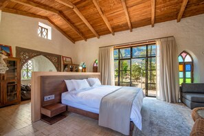 Standard Cottage | Hypo-allergenic bedding, minibar, iron/ironing board, free WiFi - La Villa Retreat (Franschhoek)