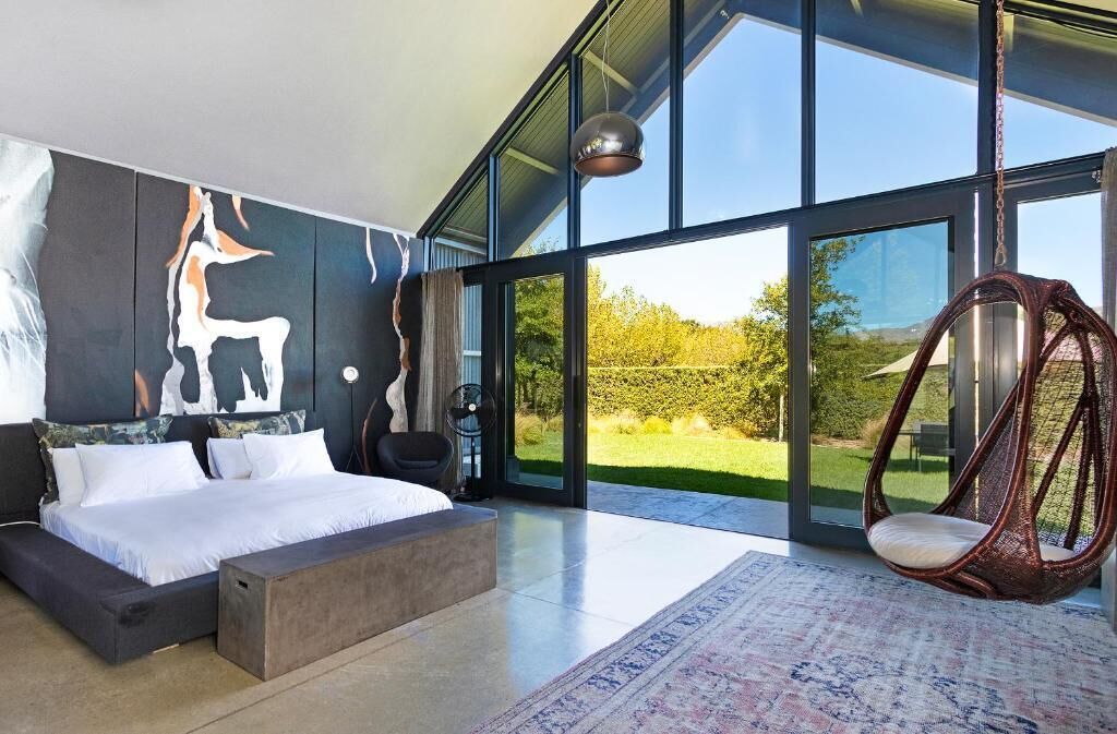 Literie hypoallergénique, minibar, fer et planche à repasser