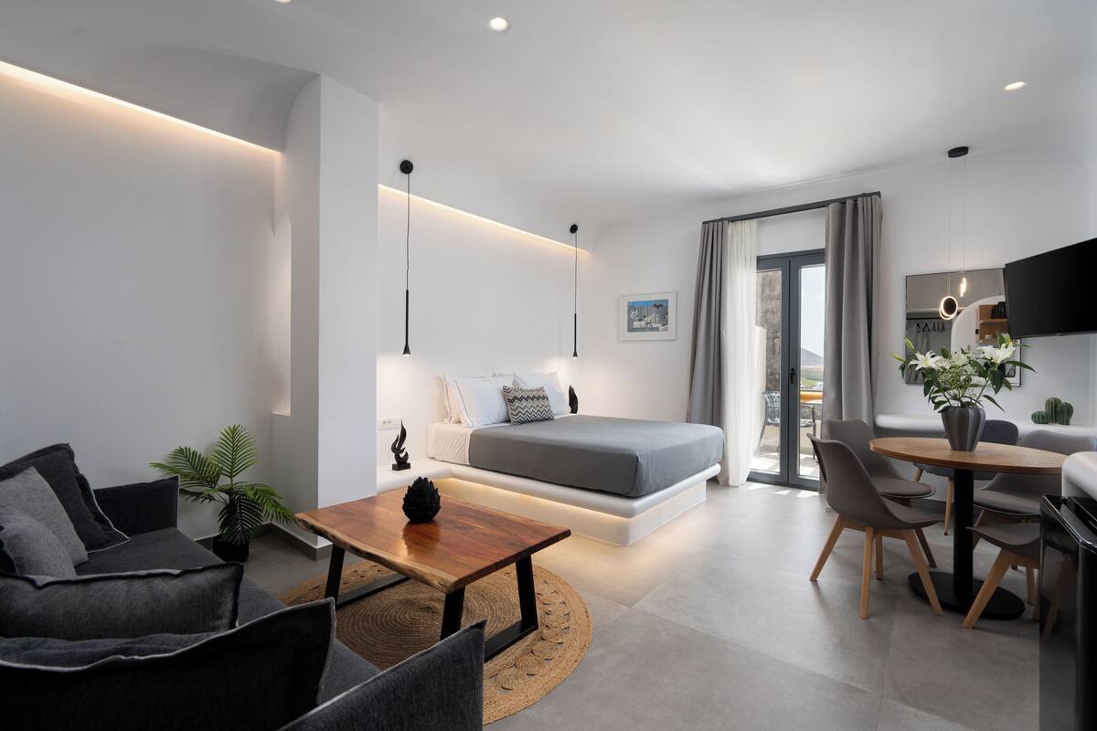 Suite | 1 bedroom, individually decorated, individually furnished, soundproofing