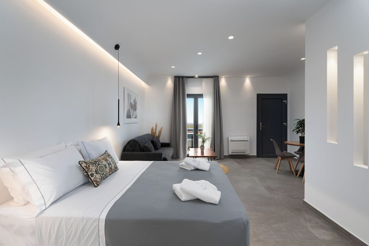 Executive Suite | 1 bedroom, individually decorated, individually furnished, soundproofing