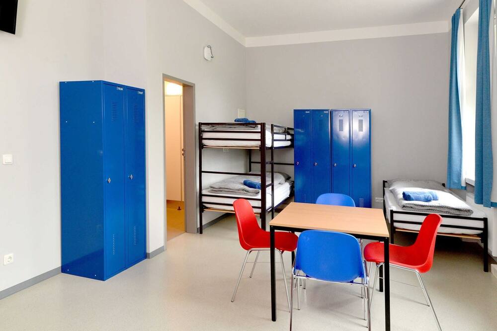 Mehrbettzimmer mit Eigenem Badezimmer , Nr. 19 - Hostel in Guben
